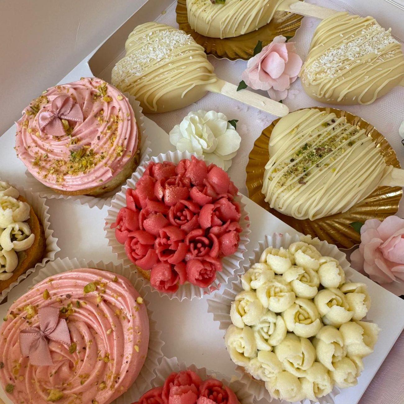 Sweet table met diverse lekkernijen
